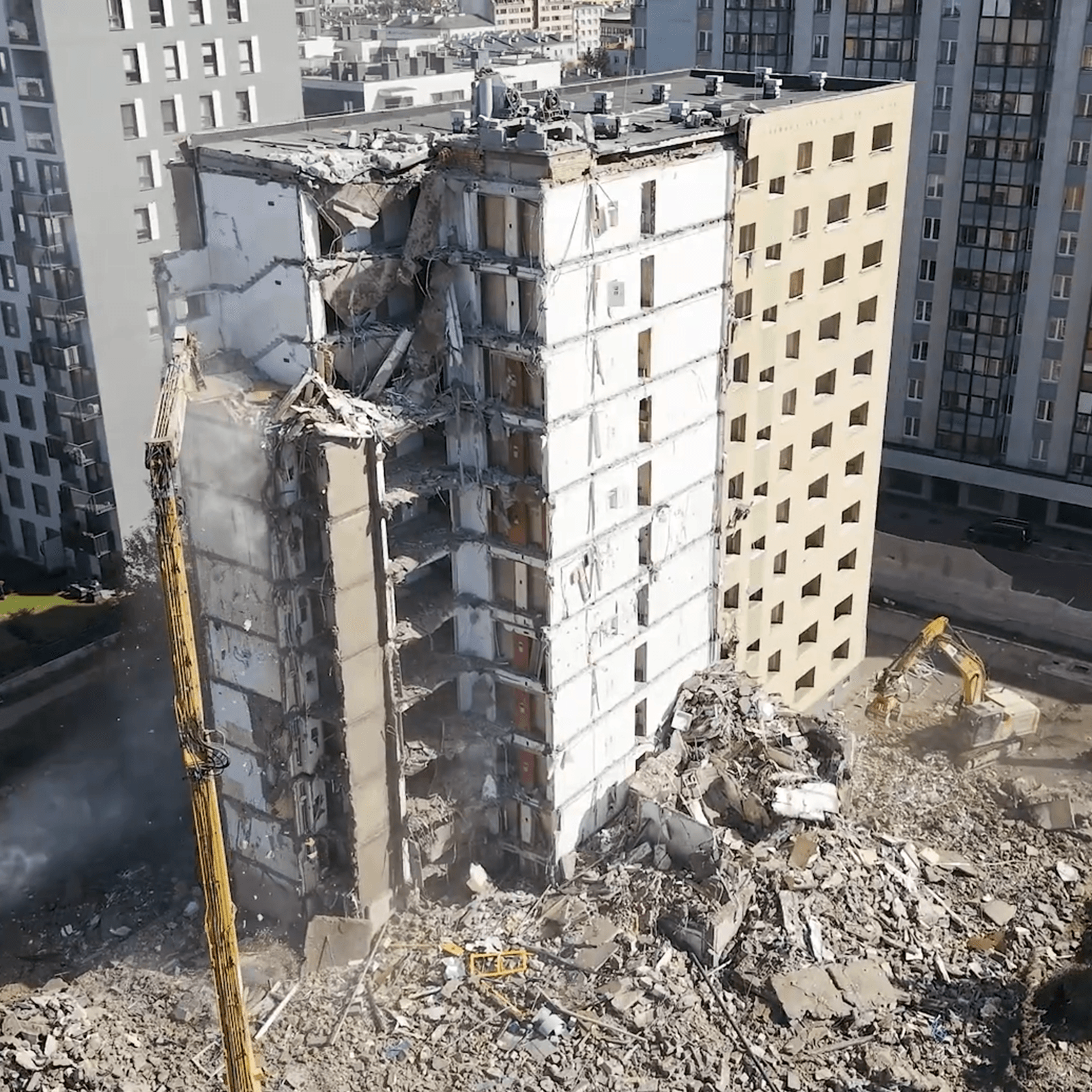 Zdjęcie posta Robimy miejsce na nowe! Budowa Osiedla Omulewska już na horyzoncie.